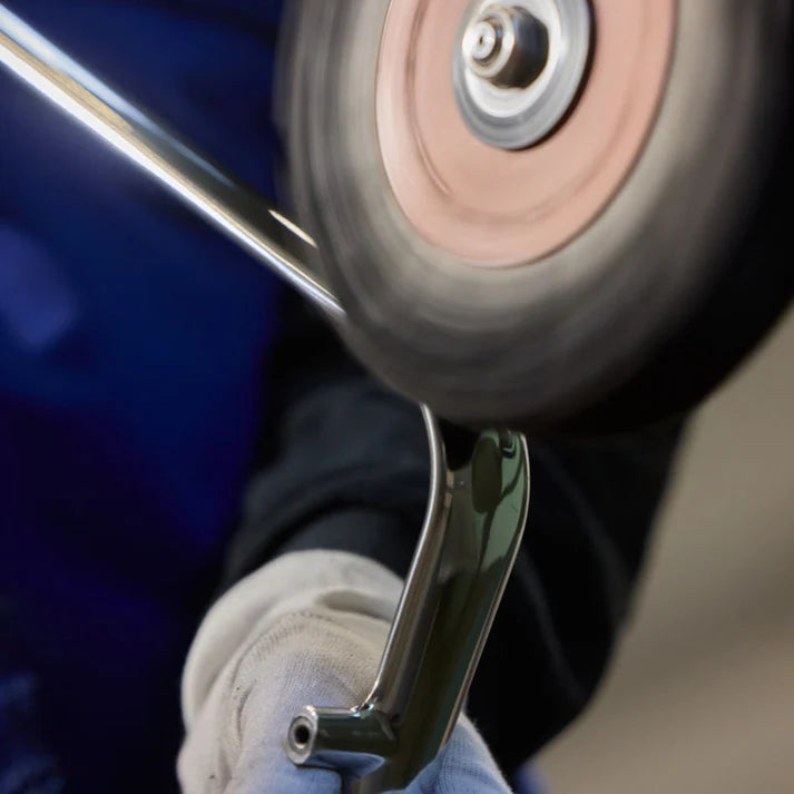 Eames Soft Pad EA 208, base polished