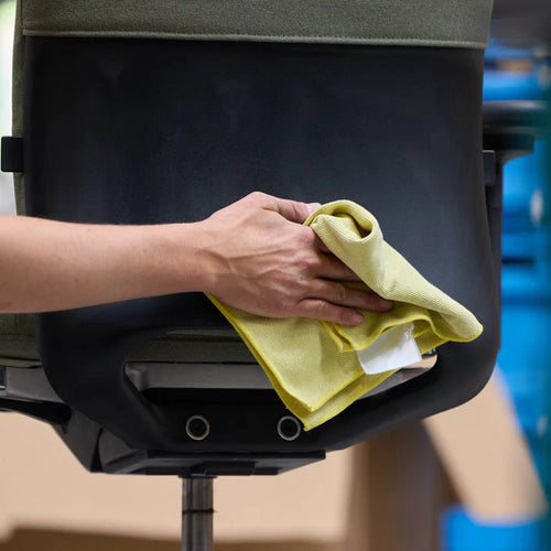 ID Trim L – Rahmenfarbe basic dark, Untergestell Kunststoff basic dark